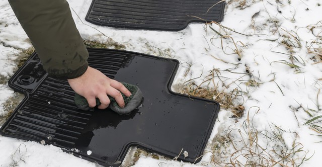 Tapis de sol pour l'hiver : Un équipement de sécurité essentiel pour votre véhicule